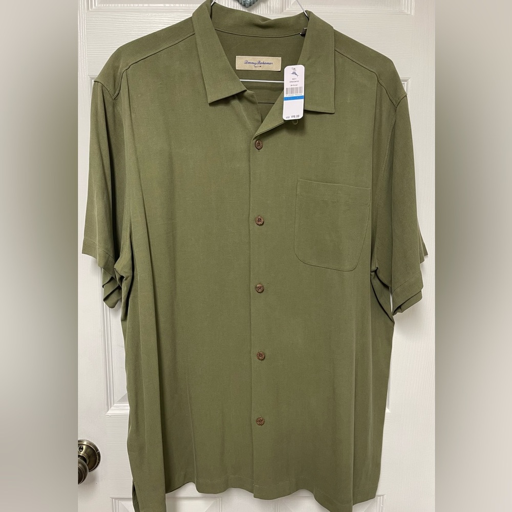 Tommy Bahama Cayman Camp short sleeve silk button down. NWT. Color is tea leaf.